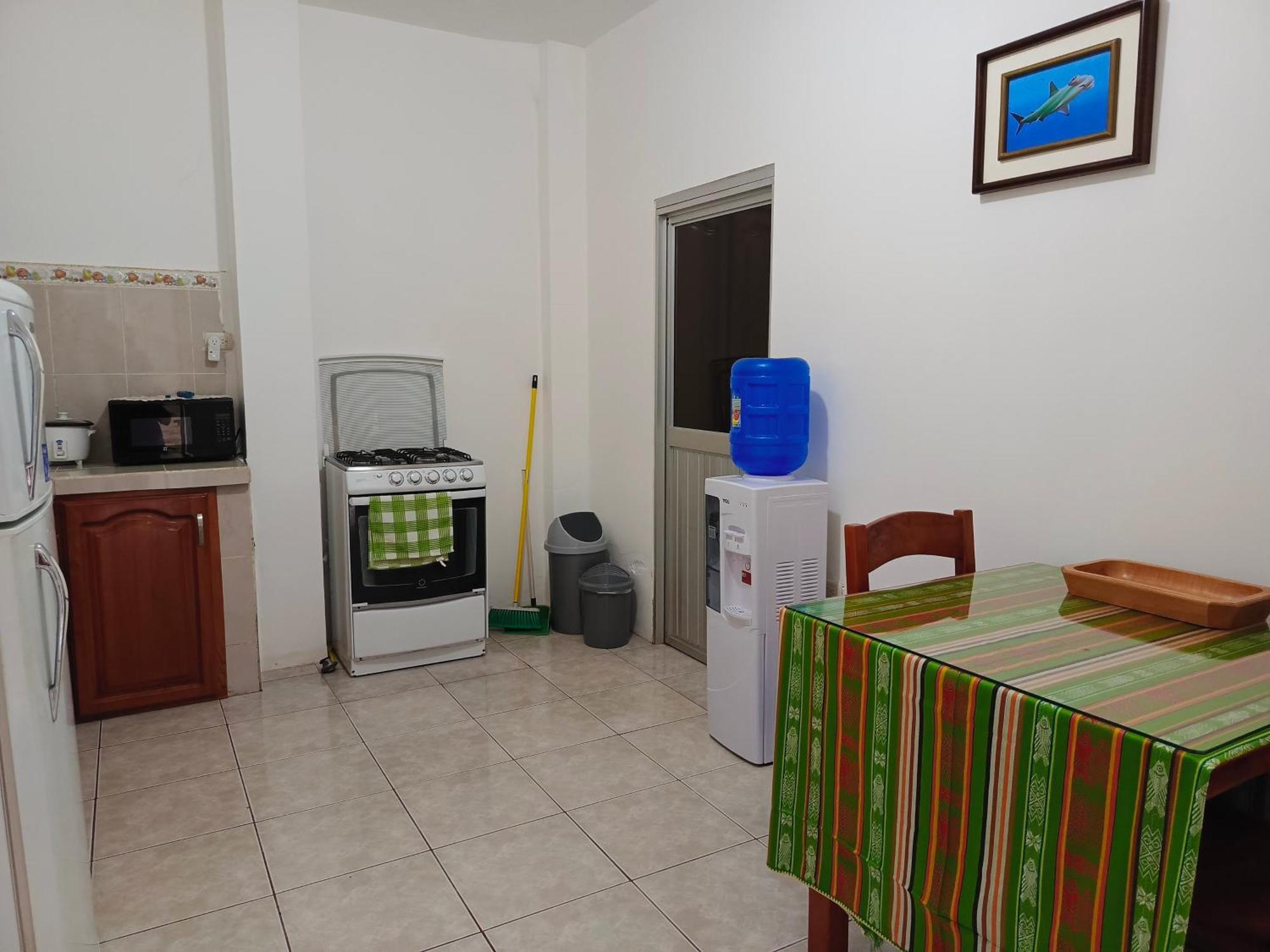Teresita'S House Suites Con Cocina Privada プエルト・バケリソ・モレノ エクステリア 写真