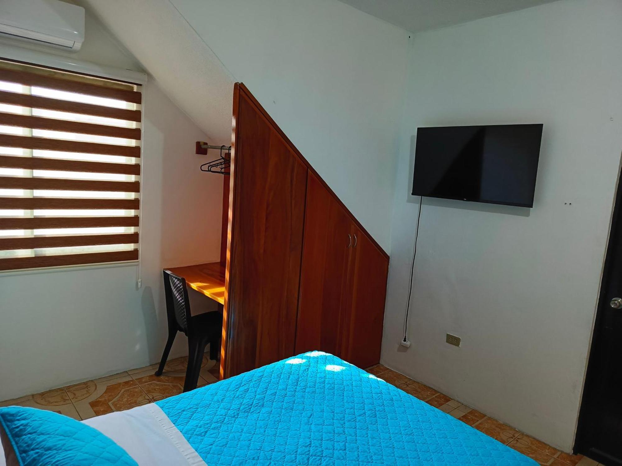 Teresita'S House Suites Con Cocina Privada プエルト・バケリソ・モレノ エクステリア 写真